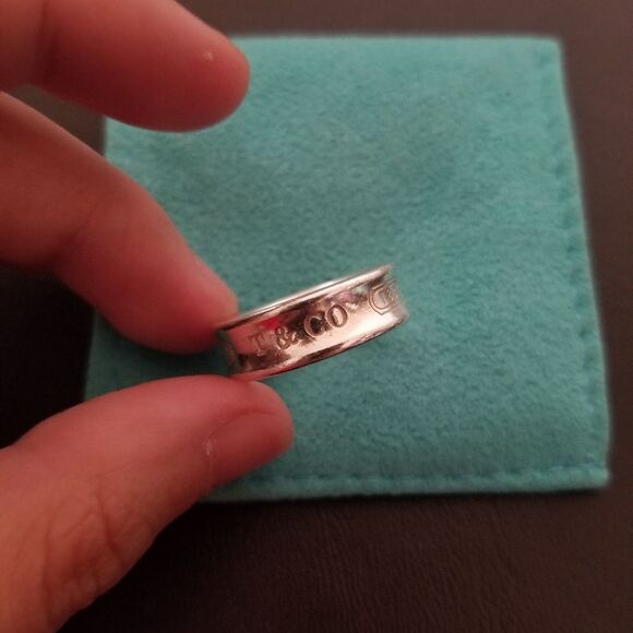 Tiffany & Co. Concave Ring - Picture 5 of 7